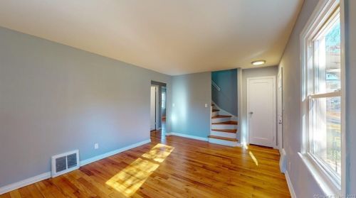 12 Alton St, Manchester, CT 06042-3504