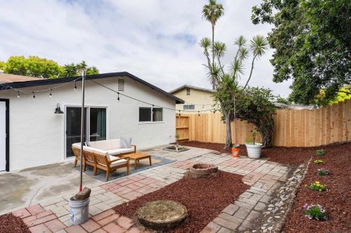4275 Raquel Dr, Oceanside CA  92056-4729 exterior
