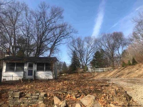 22 Grandview Ave, Kerhonkson, NY 12446-2633