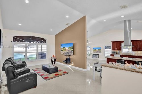 310 187th Ave, Hollywood, FL 33029-3292