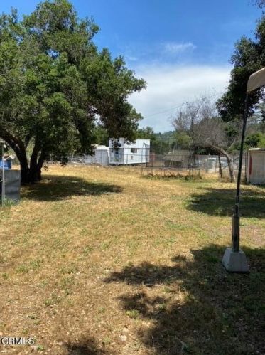 272 Rockaway Rd, Oak View, CA 93022-9307