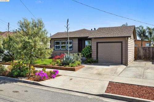 2626 Humphrey Ave, Richmond, CA 94804-1235