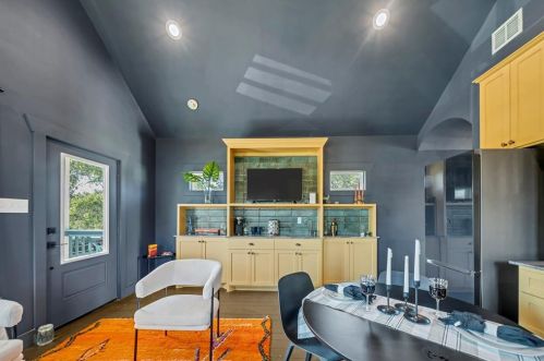 1208 32 St, Galveston TX 77550-6823 exterior