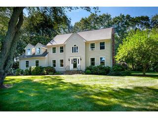 34 Wildwood Ct, South Kingstown, RI 02874-2133