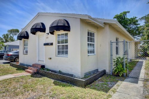 1106 18th St, West Palm Beach, FL 33407-6246
