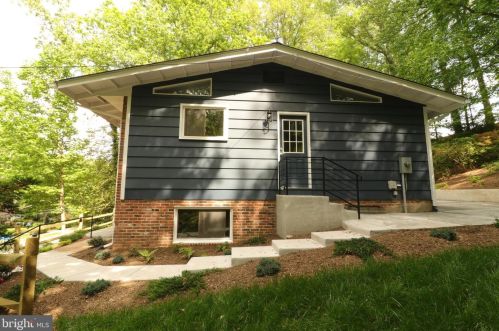 7816 Glenister Dr, Springfield VA  22152-2006 exterior
