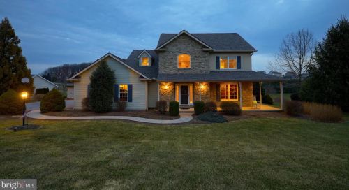 6375 Pahagaco Rd, Spring Grove, PA 17362-8420