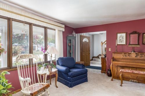1705 Arlington Dr, Oshkosh, WI 54904-8217