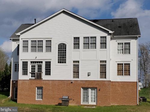 4761 Charter Ct, Woodbridge VA  22192-5532 exterior
