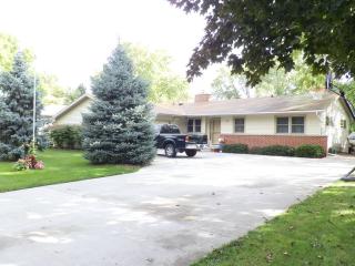 1834 Fairview St, Oshkosh, WI 54901-2404