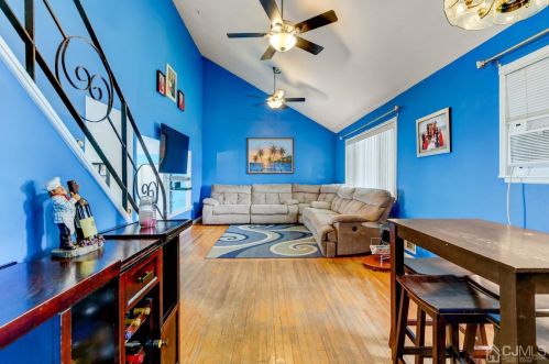 28 Island Dr, Old Bridge NJ  08857-2518 exterior