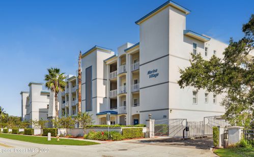 580 Banana River Dr, Merritt Island, FL 32952-3006