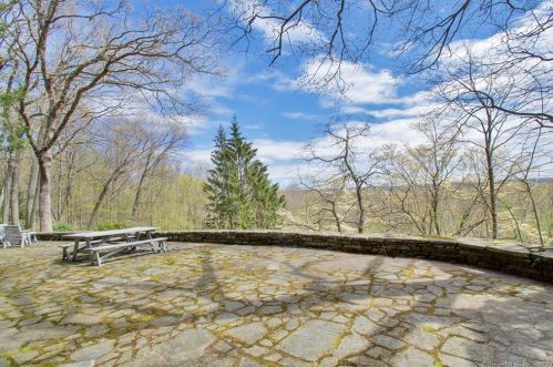 58 Notch Rd, Manchester CT  06043-7422 exterior