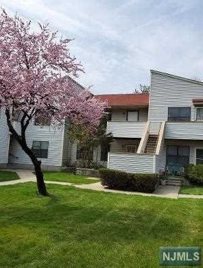 44 Coriander Way, Englewood, NJ 07631-3386