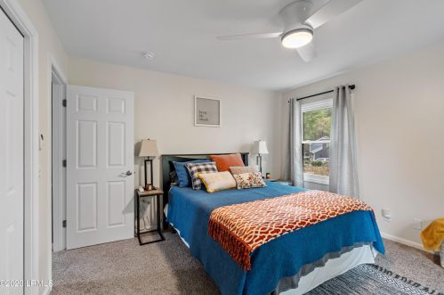 37 Royal Pines Blvd, Beaufort SC  29907-1921 exterior