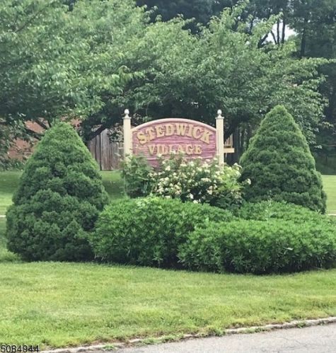 21 Tudor Pl, Mount Olive NJ  07828-3784 exterior