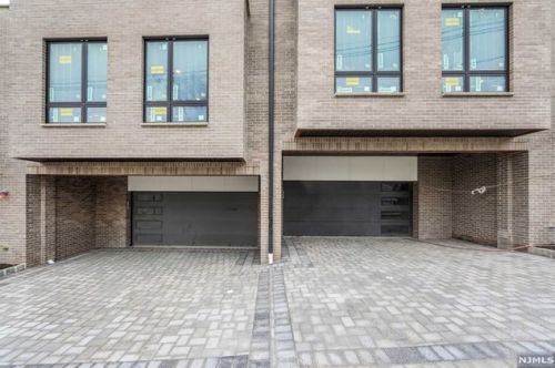109 Henry Ave, Palisades Park, NJ 07650-2413