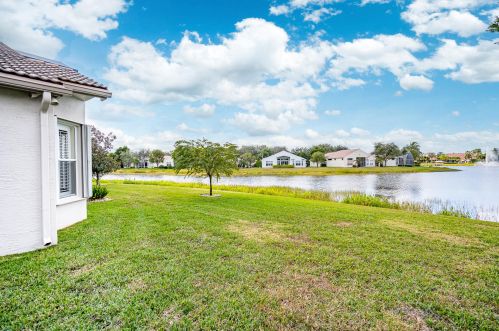 6810 Fiji Cir, Boynton Beach FL  33437-7022 exterior