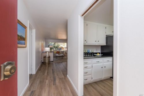 17 Glengreen St, Santa Rosa, CA 95409-6105