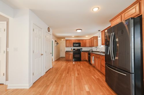 39 Bradford Cir, Hillsboro NH  03244-4864 exterior