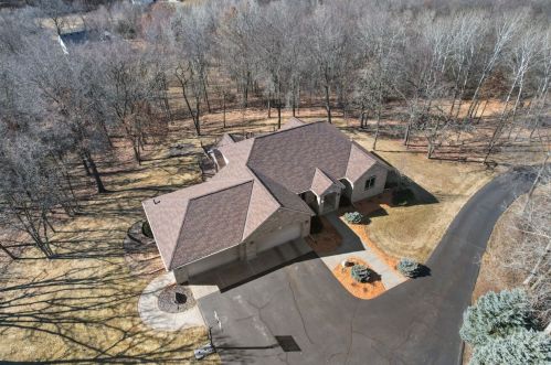 661 Hillary Farm Rd, Hudson, WI 54016-7964