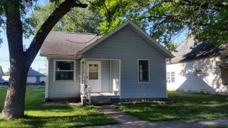 214 2nd St, Washington, IA 52353-2209