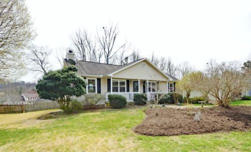 6912 Lindal Rd, Knoxville, TN 37931-3659