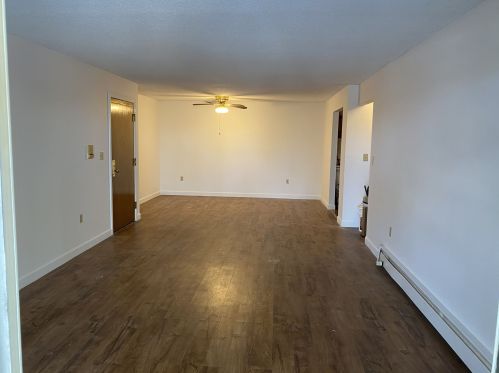 2 Autumn Leaf Dr, Nashua, NH 03060-5539
