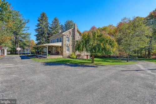 7455 Hillside Dr, Spring Grove PA  17362-8555 exterior