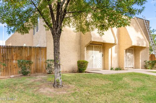 5909 Golden Ln, Glendale, AZ 85302-4563
