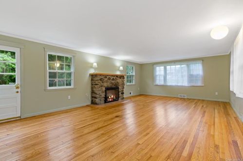 2751 Quaker Church Rd, Yorktown Hgts NY  10598-3346 exterior