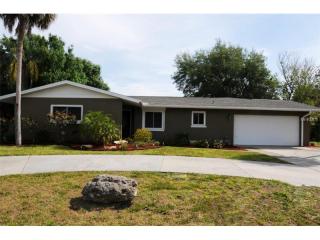 3933 Pin Oaks St, Sarasota, FL 34232-1243