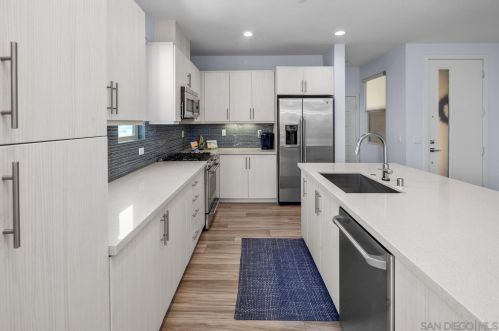 2347 Aperture Cir, San Diego, CA 92108-2630