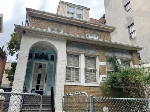 2510 Davidson Ave, Bronx, NY 10468-4262