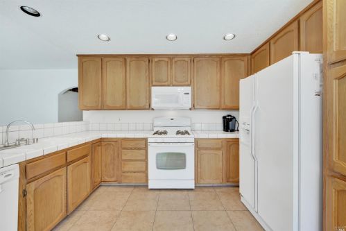 272 Sparrow St, Vacaville CA  95687-7225 exterior