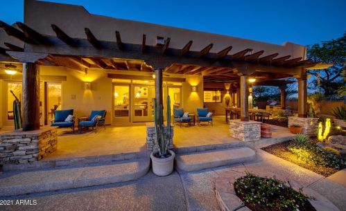 8400 Dixileta Dr, Scottsdale AZ 85266-2256 exterior