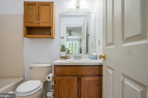 1109 Oxford Cir, Lansdale PA 19446-6653 exterior