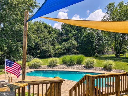 22 Lafayette Cir, Downingtown, PA 19335-1854