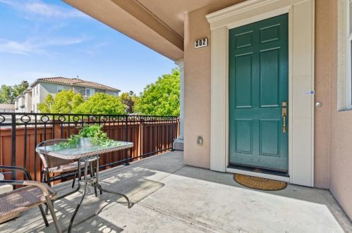 302 Vista Roma Way, San Jose CA 95136-4427 exterior
