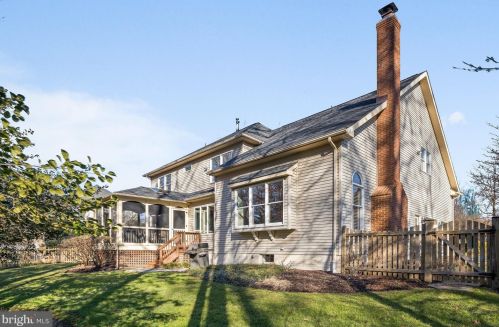 3211 Winter Sun Ter, Herndon VA  20171-1939 exterior