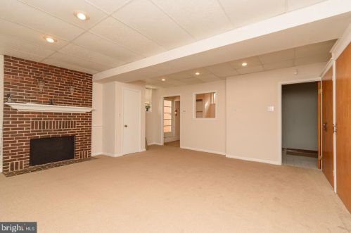 556 Leverington Ave, Philadelphia PA 19128-3314 exterior