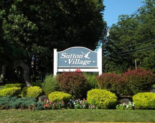 27 Sutton Dr, Bricktown, NJ 08724-1449
