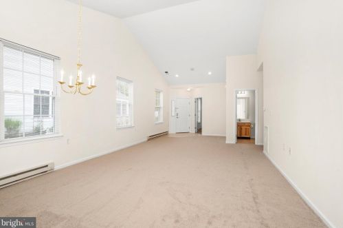 135 Burholme Dr, Trenton NJ 08691-3336 exterior