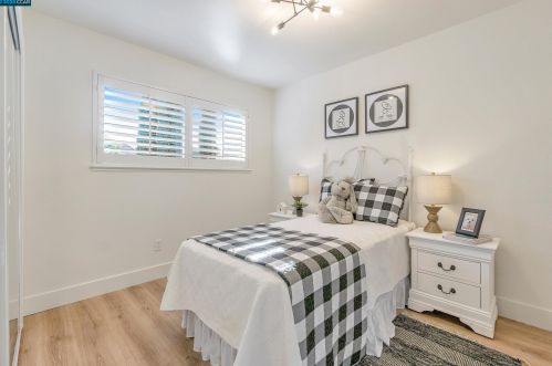 1177 Coad Ct, West Pittsburg CA  94565-6204 exterior