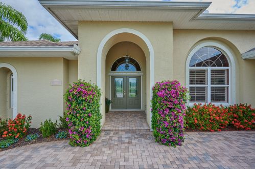 6490 35th Ln, Vero Beach, FL 32966-7808