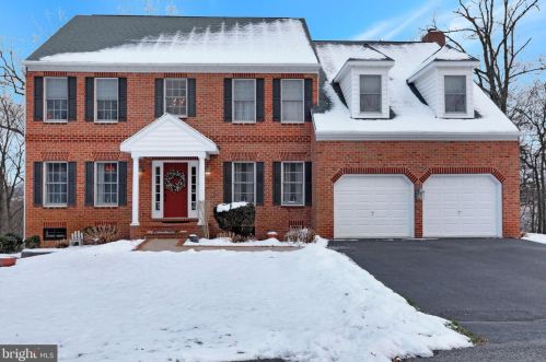 2198 Castlegreen Dr, Upton, PA 17225-9219