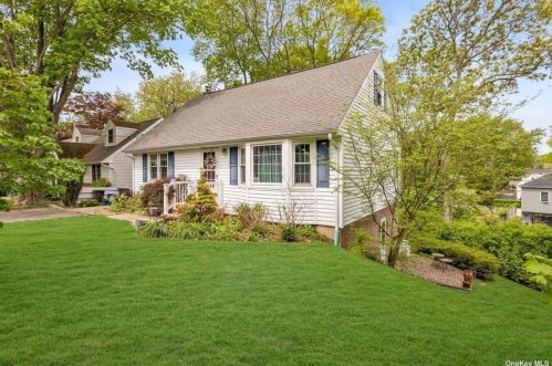 135 24th St, Huntington Station, NY 11746-3717