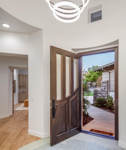 1355 Ravean Ct, Encinitas CA  92024-6204 exterior