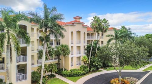 4844 Hampshire Ct, Naples FL  34112-7959 exterior