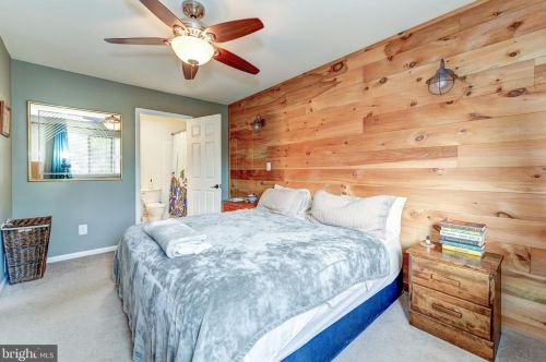 352 Winding Way, Norristown PA  19406-2633 exterior